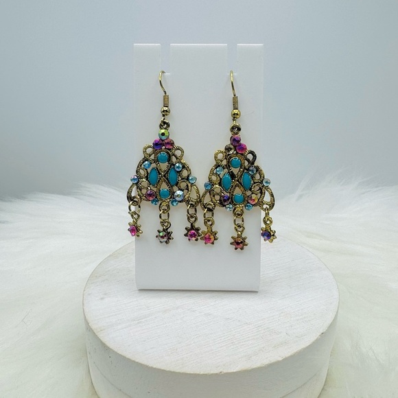Chic Dangle Earrings with Turquoise and Pink Details - Picture 1 of 3
